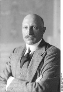 Martin von Jenisch opnåede barontitel i 1906. Her er han fotograferet 1913 efter han havde fratrådt sin stilling som diplomat og trukket sig tilbage til godset Blumendorf i Holsten. Foto: Scherl